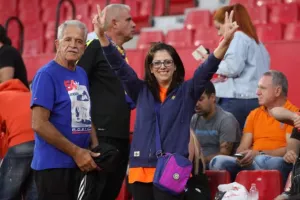 (ΦΩΤΟΣ) Ο κόσμος του ΑΠΟΕΛ στη Σεβίλλη