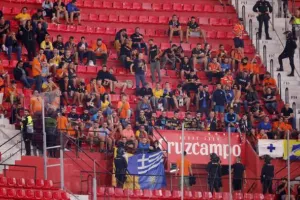 (ΦΩΤΟΣ) Ο κόσμος του ΑΠΟΕΛ στη Σεβίλλη