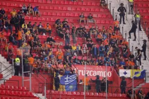 (ΦΩΤΟΣ) Ο κόσμος του ΑΠΟΕΛ στη Σεβίλλη