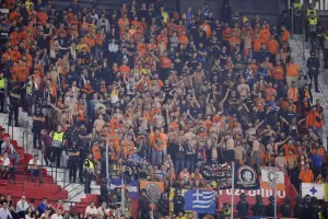 Έβγαλαν τις φανέλες οι Πορτοκαλί! (φώτος)