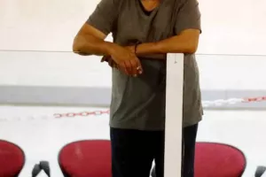 ΠΡΩΤΟ βυσσινί "τρίποντο" με... τριάρα! (Φώτος)