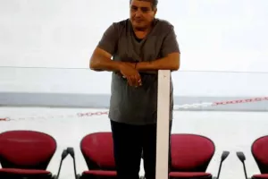 ΠΡΩΤΟ βυσσινί "τρίποντο" με... τριάρα! (Φώτος)