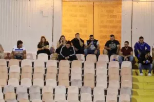 ΠΡΩΤΟ βυσσινί "τρίποντο" με... τριάρα! (Φώτος)