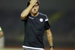 ΠΡΩΤΟ βυσσινί "τρίποντο" με... τριάρα! (Φώτος)