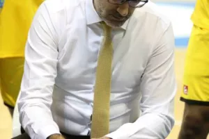 Πρεμιέρα με... περίπατο και 111 πόντους! (φώτος)