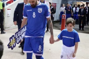 Εφιαλτική βραδιά και πεντάρα απ' την Ρωσία... (φώτος)