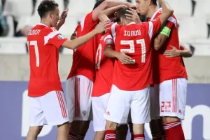Εφιαλτική βραδιά και πεντάρα απ' την Ρωσία... (φώτος)