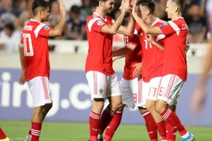 Εφιαλτική βραδιά και πεντάρα απ' την Ρωσία... (φώτος)