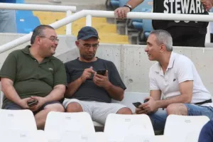 Τρίποντο με κακή-προβληματική-ανησυχητική εμφάνιση (φώτος)