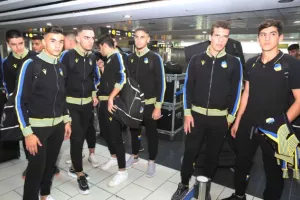 ΦΩΤΟΣ/"Πέταξε" για Αζερμπαϊτζάν και η Κ19 του ΑΠΟΕΛ...