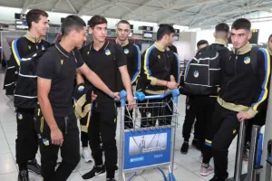 ΦΩΤΟΣ/"Πέταξε" για Αζερμπαϊτζάν και η Κ19 του ΑΠΟΕΛ...