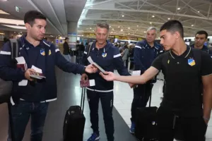 ΦΩΤΟΣ/"Πέταξε" για Αζερμπαϊτζάν και η Κ19 του ΑΠΟΕΛ...