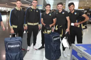 ΦΩΤΟΣ/"Πέταξε" για Αζερμπαϊτζάν και η Κ19 του ΑΠΟΕΛ...