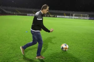 Με ΕΞΑΡΑ ήρθε η μοναξιά στην κορυφή! (φώτος)
