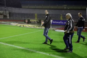 Με ΕΞΑΡΑ ήρθε η μοναξιά στην κορυφή! (φώτος)