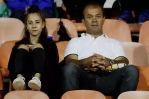 Με ΕΞΑΡΑ ήρθε η μοναξιά στην κορυφή! (φώτος)