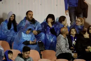 Με ΕΞΑΡΑ ήρθε η μοναξιά στην κορυφή! (φώτος)
