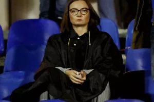 Με ΕΞΑΡΑ ήρθε η μοναξιά στην κορυφή! (φώτος)
