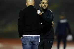 Με ΕΞΑΡΑ ήρθε η μοναξιά στην κορυφή! (φώτος)
