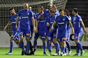 Με ΕΞΑΡΑ ήρθε η μοναξιά στην κορυφή! (φώτος)
