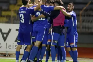 Με ΕΞΑΡΑ ήρθε η μοναξιά στην κορυφή! (φώτος)