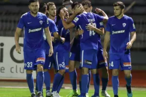 Με ΕΞΑΡΑ ήρθε η μοναξιά στην κορυφή! (φώτος)