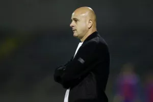Πρώτος/ΤΙΜΟΥΡ