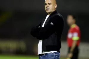 Με ΕΞΑΡΑ ήρθε η μοναξιά στην κορυφή! (φώτος)