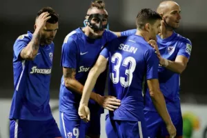 Με ΕΞΑΡΑ ήρθε η μοναξιά στην κορυφή! (φώτος)