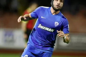 Με ΕΞΑΡΑ ήρθε η μοναξιά στην κορυφή! (φώτος)