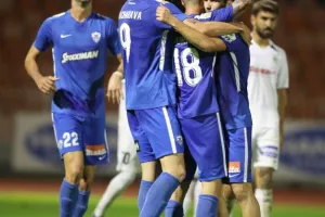 Με ΕΞΑΡΑ ήρθε η μοναξιά στην κορυφή! (φώτος)