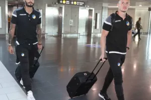 ΦΩΤΟΣ απ' το αεροδρόμιο/Πέταξε για Σεβίλλη το ΑΠΟΕΛ