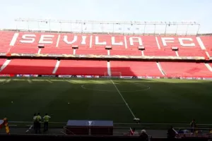 (Φώτος) Προπόνηση ΑΠΟΕΛ στο Σάντσεθ Πιθχουάν