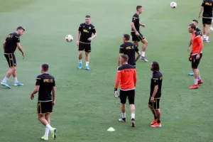 (Φώτος) Προπόνηση ΑΠΟΕΛ στο Σάντσεθ Πιθχουάν