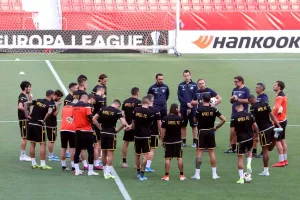 (Φώτος) Προπόνηση ΑΠΟΕΛ στο Σάντσεθ Πιθχουάν