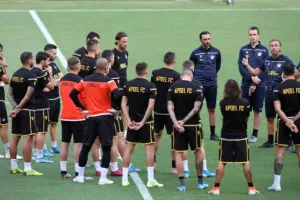 (Φώτος) Προπόνηση ΑΠΟΕΛ στο Σάντσεθ Πιθχουάν
