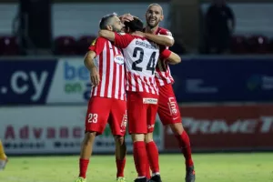 Ανατροπή στην ανατροπή και ΝΕΑ ΣΑΛΑΜΙΝΑ! (φώτος)