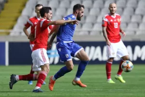 Εφιαλτική βραδιά και πεντάρα απ' την Ρωσία... (φώτος)