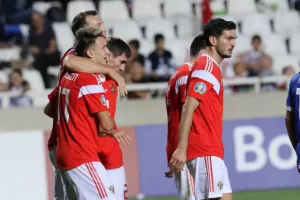 Εφιαλτική βραδιά και πεντάρα απ' την Ρωσία... (φώτος)