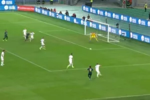 (LIVE/ημίχρονο) Ιταλία - Ελλάδα 0-0