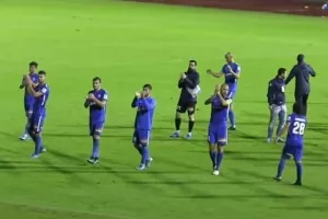 Παρακάμερα με ΔΗΛΩΣΕΙΣ και... ΑΙΧΜΕΣ για Καραβίδα