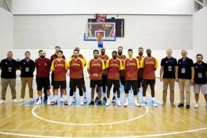 Δύσκολα την Ομόνοια ο Κεραυνός (φώτος)