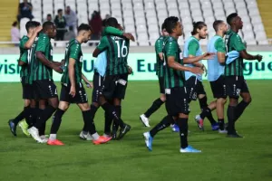 Ψυχωμένος βαθμός για Ολυμπιακό κόντρα στην Ομόνοια! (φώτος)
