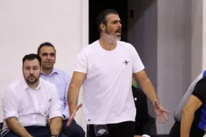 Δύσκολα την Ομόνοια ο Κεραυνός (φώτος)