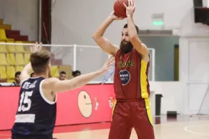 (ΦΩΤΟΣ) Άνετα ο Κεραυνός! 