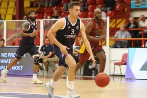 (ΦΩΤΟΣ) Άνετα ο Κεραυνός! 