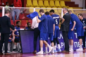 Με το δεξί ο Κεραυνός (φώτος)