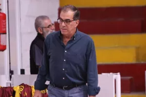 Με το δεξί ο Κεραυνός (φώτος)