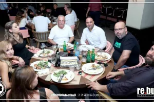 (Φώτος/Ομόνοια) Δείπνο στη Λάρνακα 
