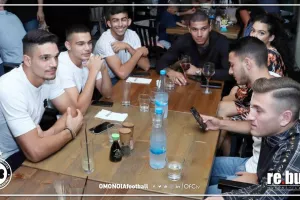 (Φώτος/Ομόνοια) Δείπνο στη Λάρνακα 